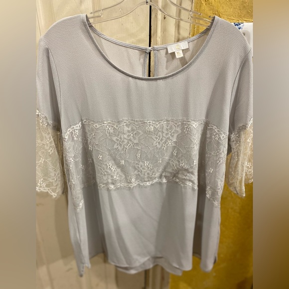 Womens Top Gray Size XL Charming Charlie Shirt Blouse Lace Short Sleeve - Picture 1 of 4